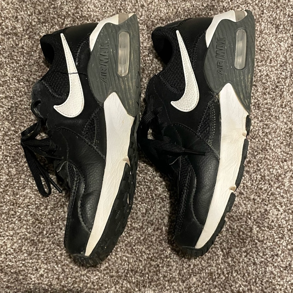 Used Nike AirMax 7.5